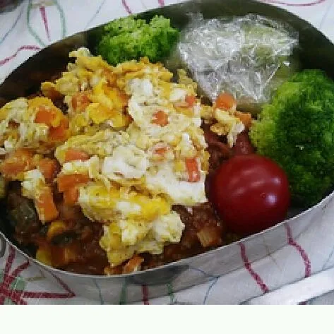 セロリほか野菜を7種類くらいかき集めて、ホールトマト煮詰めて作ったゾ。今日は成功!! 手軽で美味しい最高～ヽ(^○^)ノ|sasakumanさん