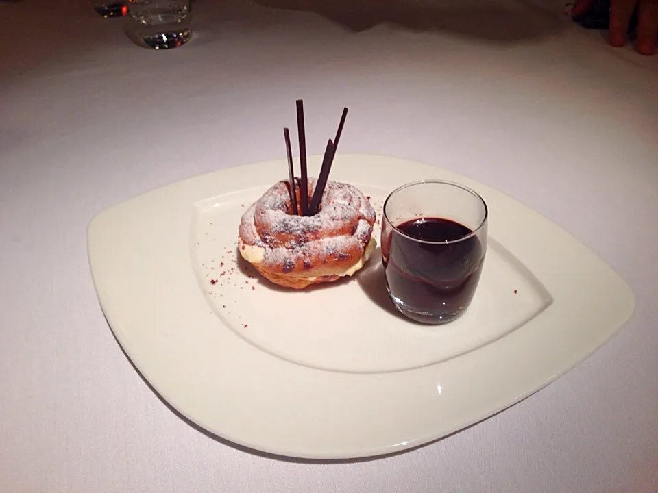 Snapdishの料理写真:Dessert choux ros|karen grochさん