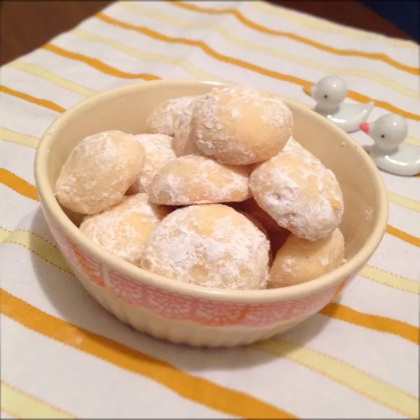 最近お菓子を作ろう週間始めました( ･∀･ )ゞ
今回はスノークッキーです。
ちょこっと小物置いてみたりしました…|Takasi Harunoさん