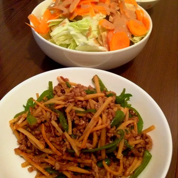 Snapdishの料理写真:晩ご飯は自分が食べたくって青椒肉絲を作った(`･ω･´)|Takasi Harunoさん