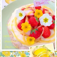 Snapdishの料理写真:おかなちゃんのレモンカード🍋をたらり♡いちごのソフトケーキ♪