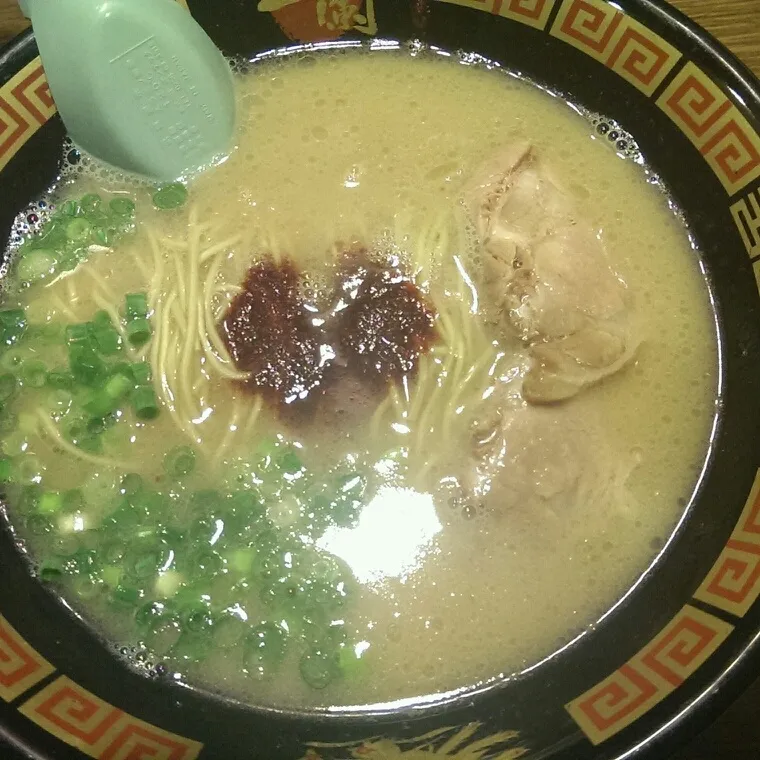 一蘭 天神店

ハリガネ、粉おとしより固い「剛鉄麺」頼んだd=(^o^)=b   うます！|いけぽんさん