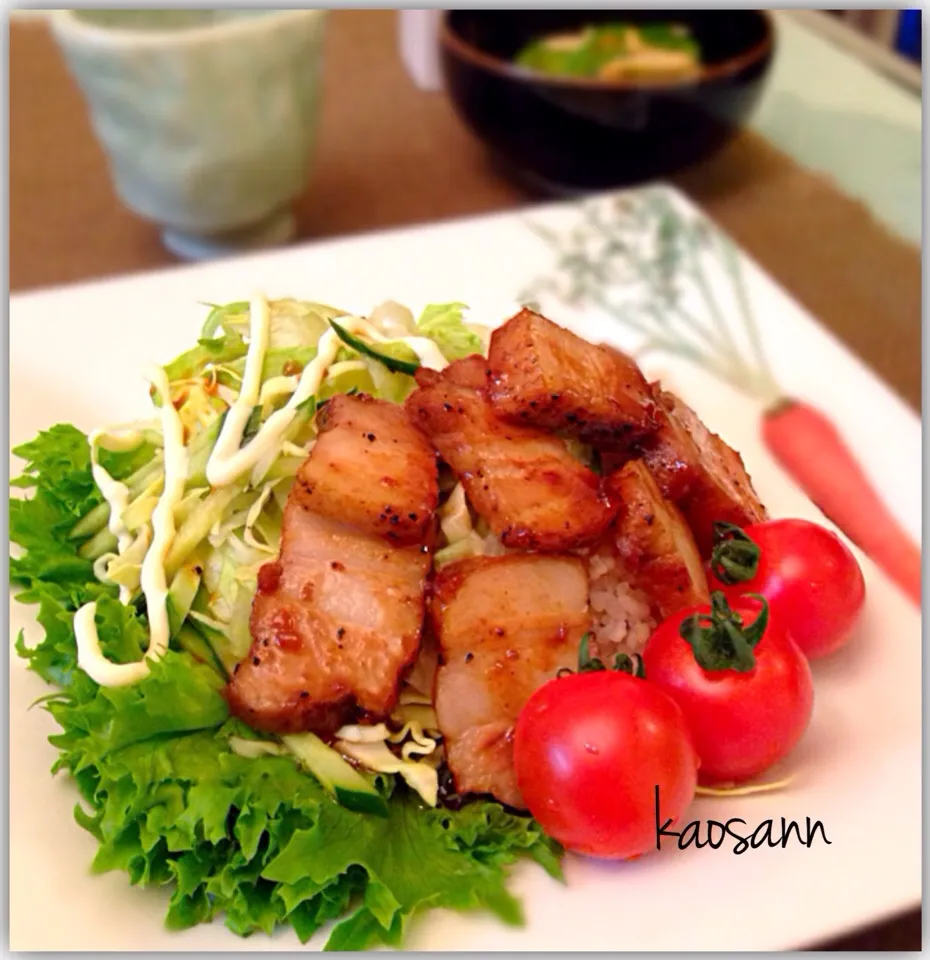 Snapdishの料理写真:リリたんこぶさんの☆炊飯器で作ったじゅわトロチャーシューどーん💥（丼）|カオサンさん