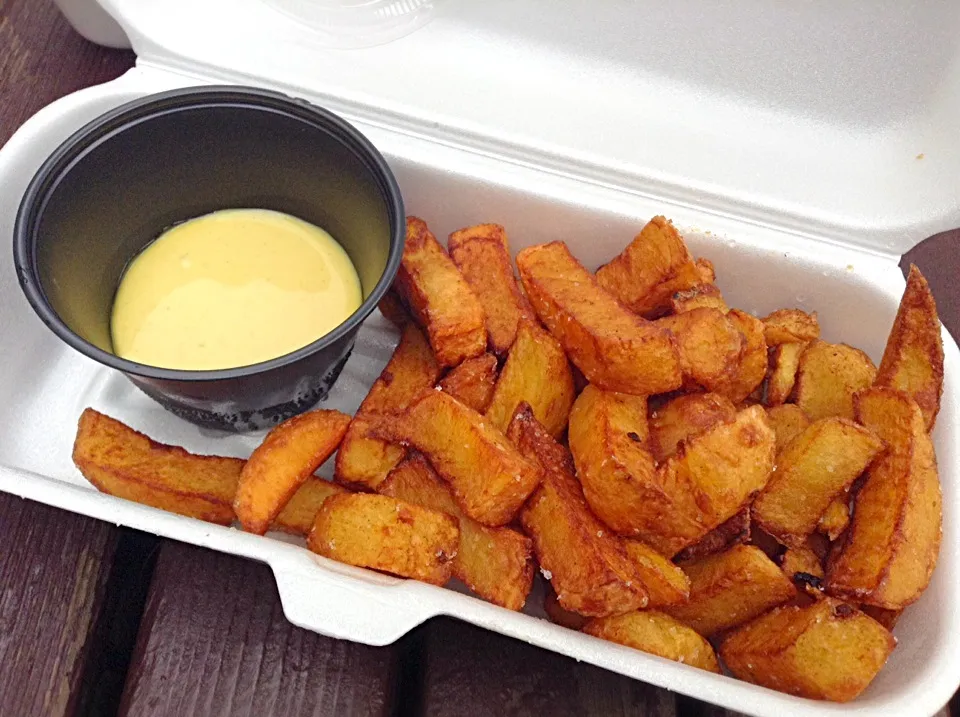 BeLgiAn FriEs anD HoNey MusTarD DiP..|GeMzKiTchさん