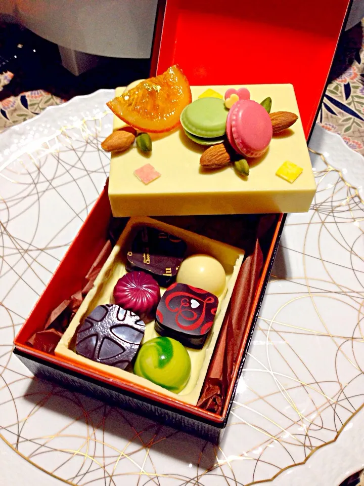 A box of gorgeous chocolate|Kumigarさん