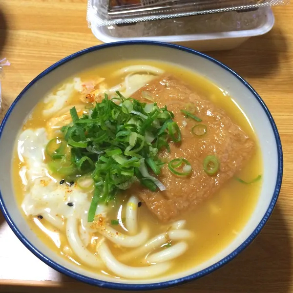 今日の夜ごはんはおとんが作ったうどん。
昆布から出汁を取ったらしい(^^)
卵とじで美味しかった♬|acaneさん