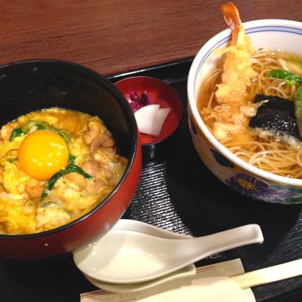 名古屋で親子丼♡ひつまぶし食べたかったけど混んでたー😨|m i h o ◎さん