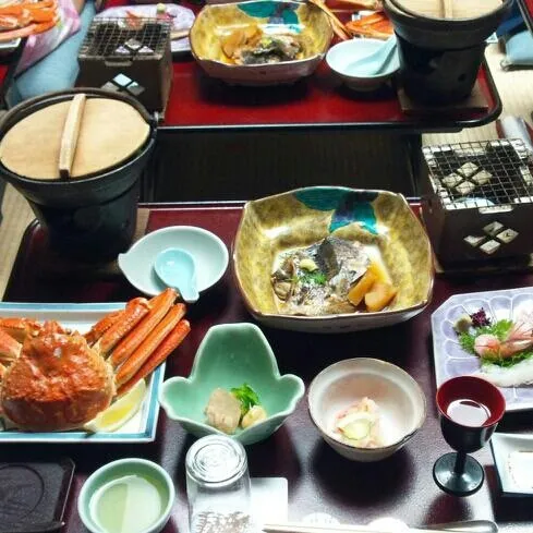 続*かに尽くし(ﾟ∀ﾟ)/
鍋〆の雑炊･鯛の煮付･ﾃﾞｻﾞｰﾄのブドウｾﾞﾘｰ♡本当に何食べてもおいしかったぁ♡|acaneさん