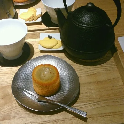 栗のスイーツ(*´ー｀*)
鉄瓶で入れる日本茶も雰囲気あって良いですねぇ(*^^*)|ゆきさん