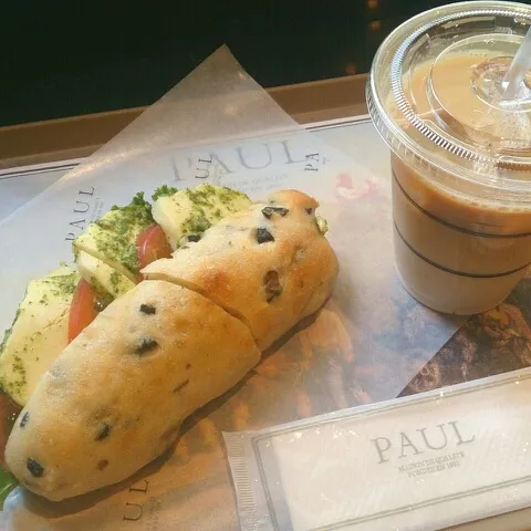 本日のブランチ。
先週も来たけど、またPAUL。笑
やっぱり美味しい(*´ー｀*)|ゆきさん