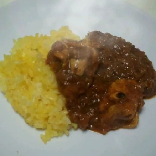 モルディブ土産でいただいたカレー粉でカレーを作りました☆
柿がなくならないのでペーストにして入れたらけっこう絶品なカレーになりました(*´∇｀)ﾉ|ゆきさん