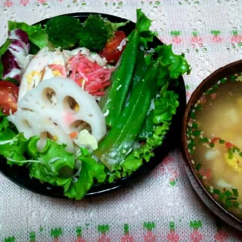 今日は買ってきちゃいました。
チキンと野菜のサラダ。いろーんな野菜が嬉しいです♪|ゆきさん