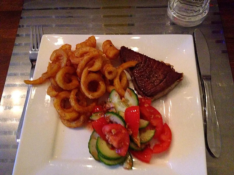 Snapdishの料理写真:Twister fries, baked tuna and some salad|Richard Koolenさん