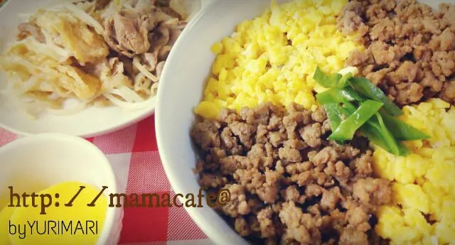 二色丼、豚肉と野菜の甘酢炒め、たくあん|M♡mamaさん