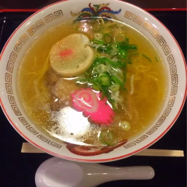 Snapdishの料理写真:塩ラーメン(*^^*)やっとiPhone5sきたー♡画像きれい(((o(*ﾟ▽ﾟ*)o)))|あかりさん