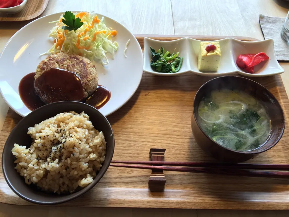 畑肉とれんこんのハンバーグ|そらまめさん