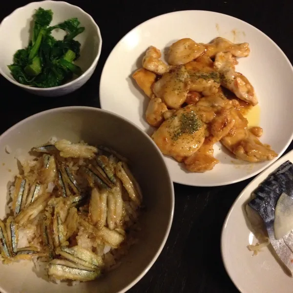 鶏胸肉の味噌マヨ焼き、きびなご天丼、しめ鯖、菜の花のおひたし|hanecoさん