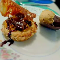 Snapdishの料理写真:Autumn tart with coconut tuile and homemade peanut butter ice cream|Slinkyさん