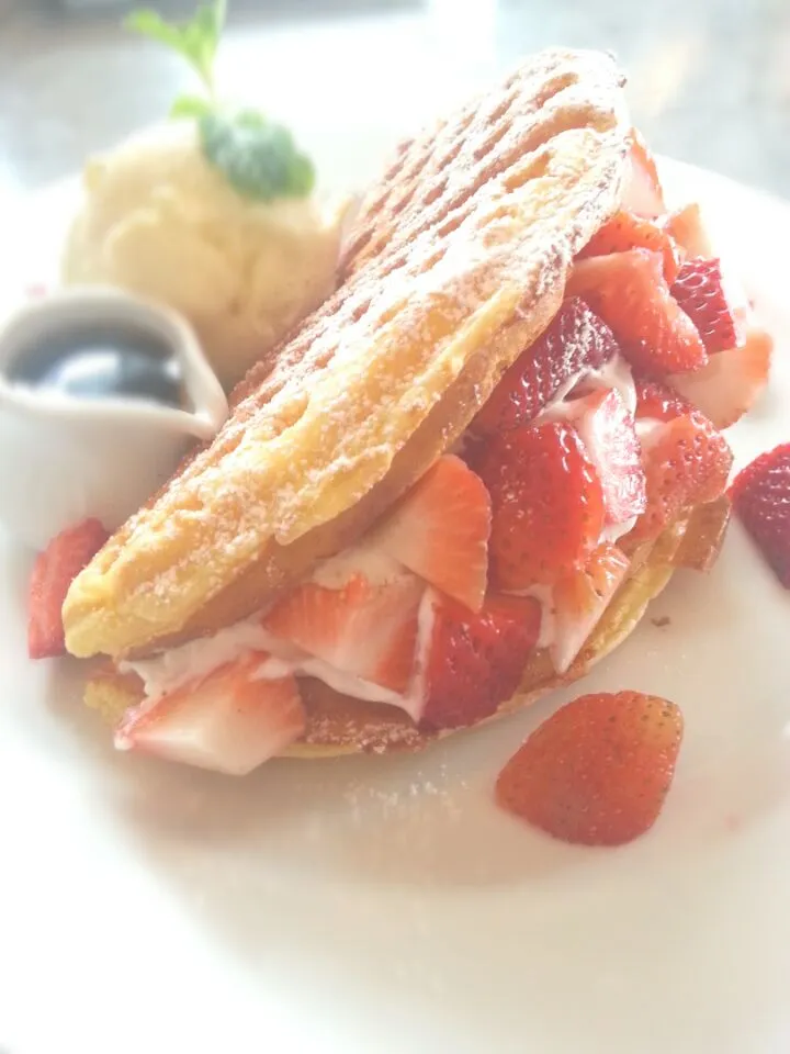 Strawberry Waffle|poonpunzさん