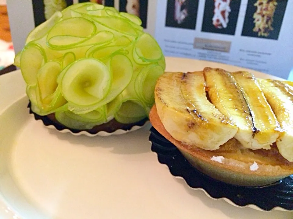 Apple cake&banana ginger cake by my one of favorite shop|chocolatteさん