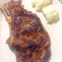 Snapdishの料理写真:Steak " very tender & juicy" 😉|iluvhelenaさん