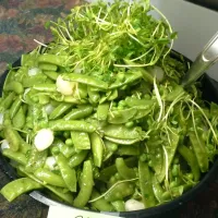 Snapdishの料理写真:Spring Pea Salad with Lemon and Chive|Craig Cumpstonさん