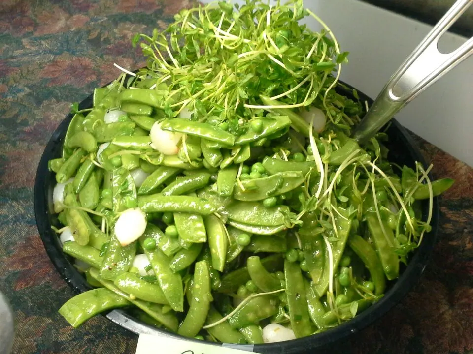 Snapdishの料理写真:Spring Pea Salad with Lemon and Chive|Craig Cumpstonさん