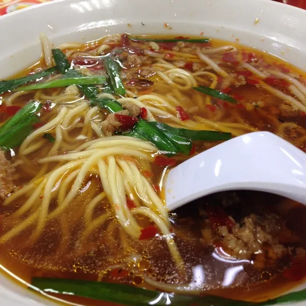 辛いけど病み付きになると噂の味仙の台湾ラーメン。アメリカンでも十分ピリピリ来てます。ノーマルタイプは、咳き込みながらたべてはります。|눈☃ヌンさん