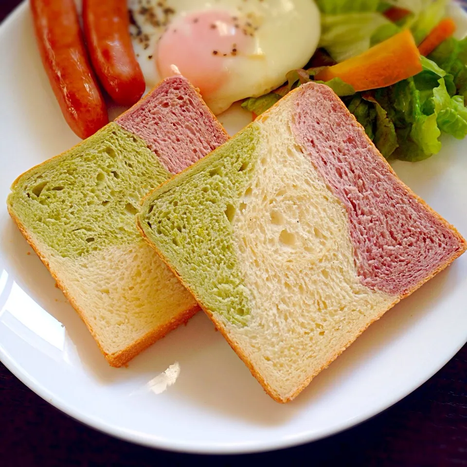 昨日の三色食パンでモーニングゥ〜♪|カナ☆デップさん