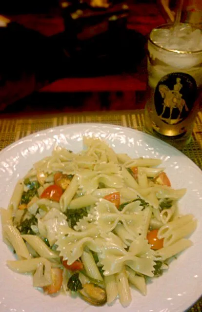 scallop & mussels pasta with white wine sauce & Paloma drink|Jiraphon Gさん