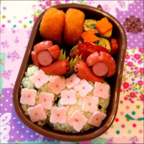 カタツムリ弁当꒰*´∀`*꒱はやく梅雨あけないかなー(´･ω･`)|meltさん