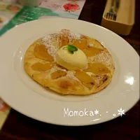 Snapdishの料理写真:焼きたてアップルパイ*|Momoka*.・。＊さん