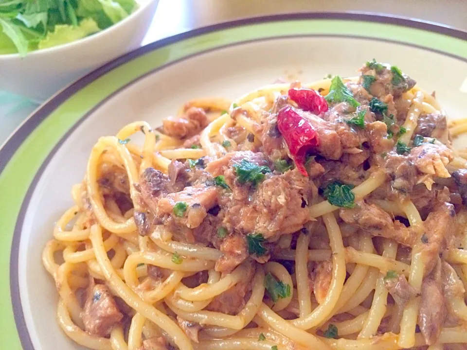 サンマのトマト煮缶詰めでパスタなブランチ🍝🍝|かずみさん