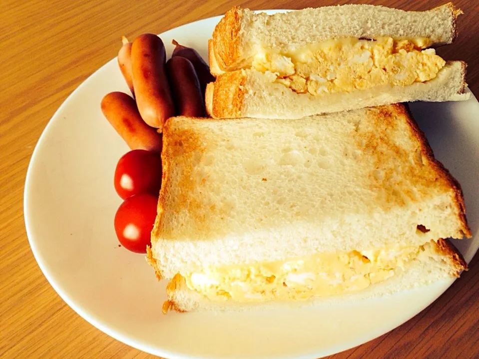 たまごチーズのホットサンド|みほさん