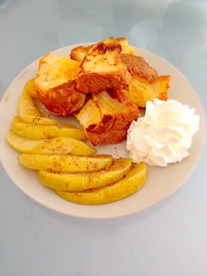 フレンチトースト＆焼きリンゴのブランチ♡|ぺろたんさん