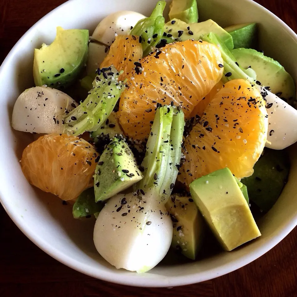 Salad of avocado and hassaku orange and turnip   アボカドと八朔とカブのサラダ|AYANOさん