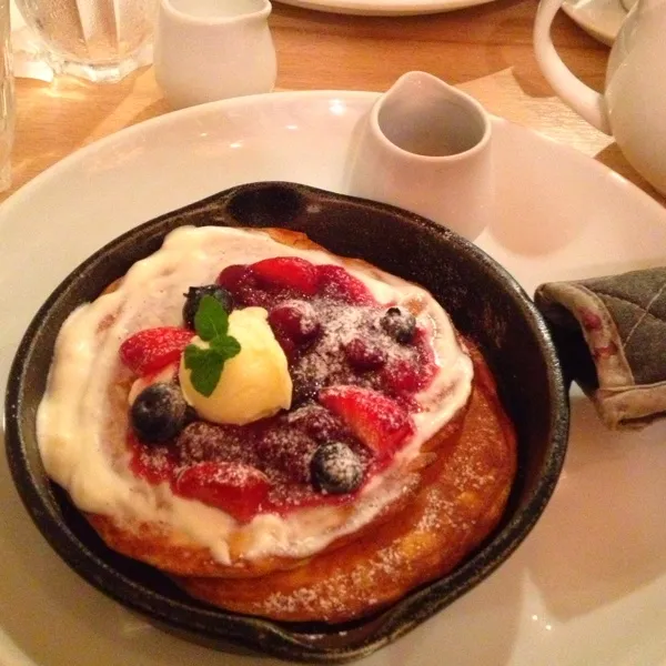 ヌー茶屋町にて。
電車うるさかったけど、パンケーキは美味しかった（＾◇＾）|なつこさん