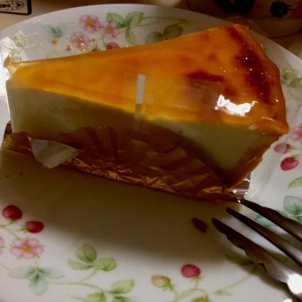 並んでならんで、チーズケーキゲットした（＾ν＾）
タルトタタンはあったかいほうがおいしいね|なつこさん