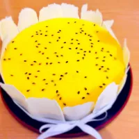 Triple layer chocolate passion fruit mousse cake|Cinnamon Toastさん