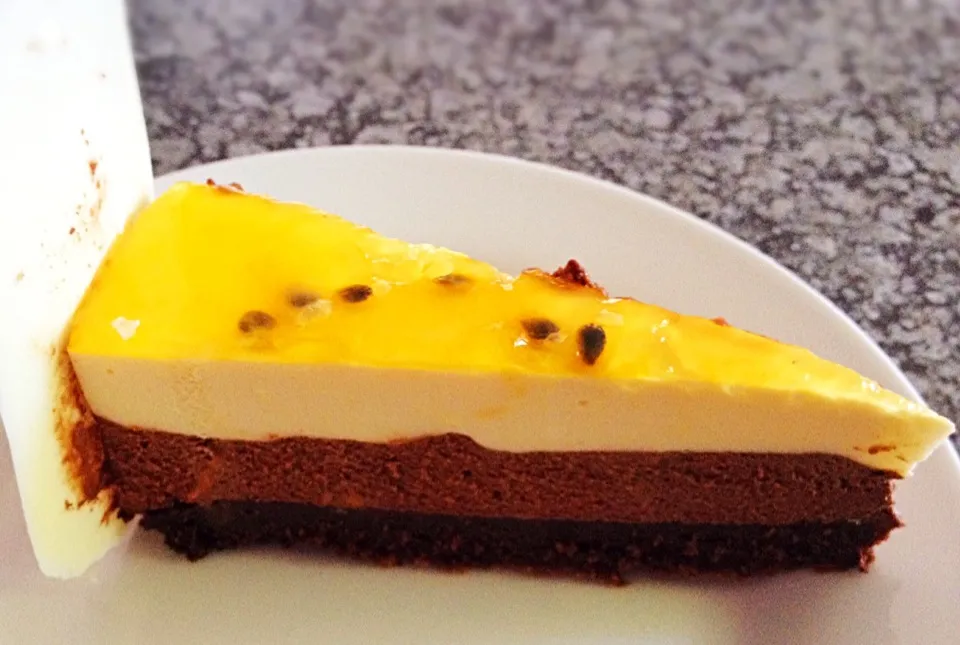 Triple layer chocolate passion fruit mousse cake|Cinnamon Toastさん