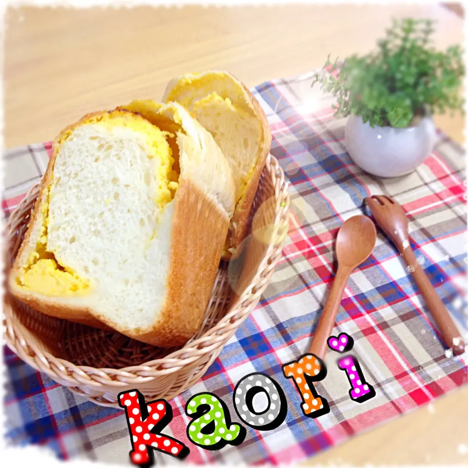 クリーム入パン🍞|かぉりさん