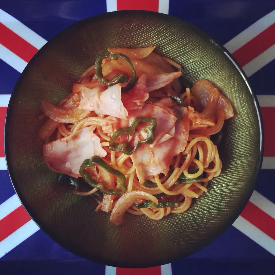 白ワイン仕立の濃厚ナポリタン🍝🇬🇧|leeさん