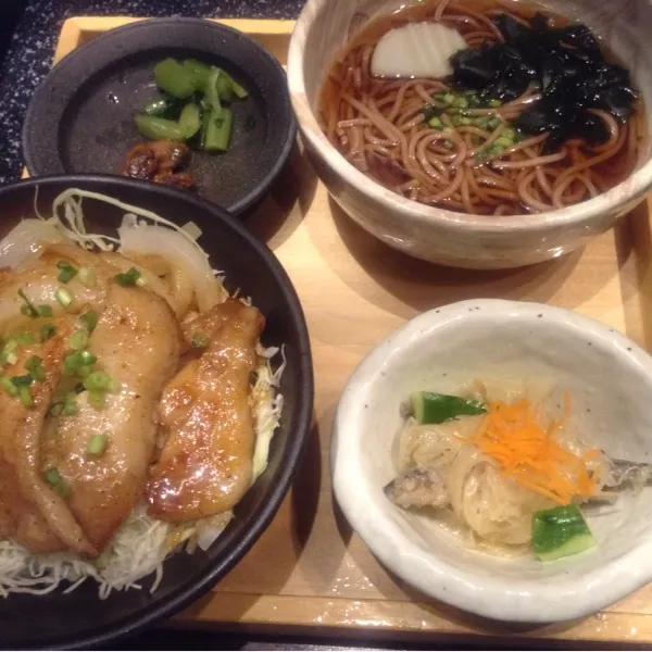 五穀そばと豚トロ丼|ゆき☆さん