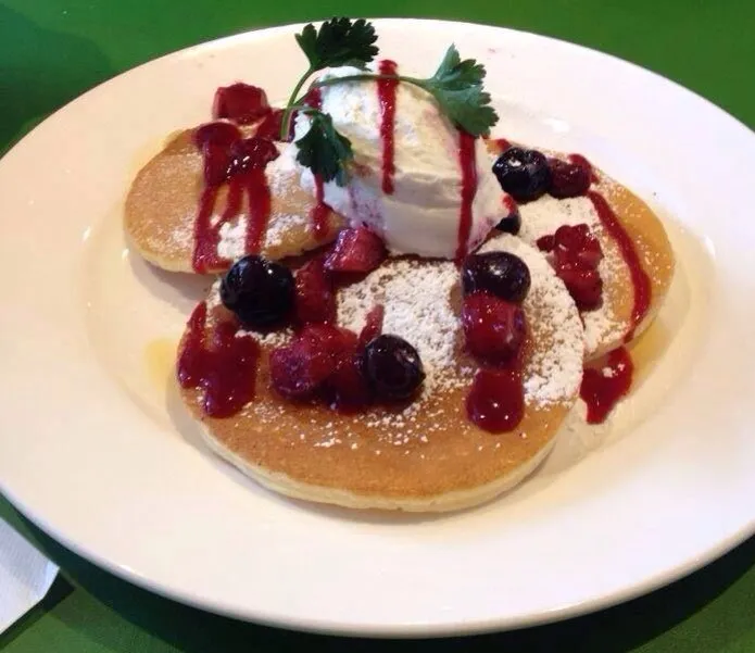 Snapdishの料理写真:Pancake with raspberry toping|edenさん