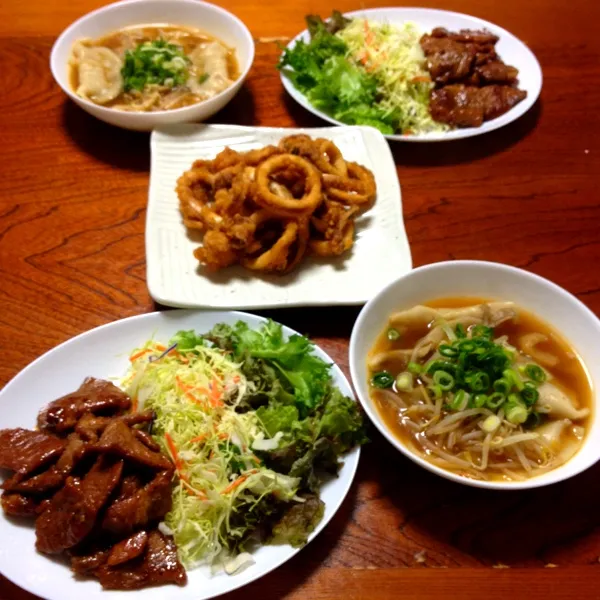 焼肉。
もやしと餃子のキムチスープ。
スーパーのお惣菜コーナーのいかの唐揚げ。|ゆのまきさん