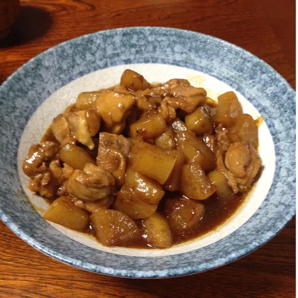 鶏もも肉と大根のこってり煮。
大きなお鍋いっぱいにいつも作る粕汁。
あったまるよぉ〜。|ゆのまきさん