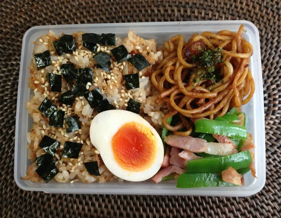 ツナとネギの焦がししょうゆ焼き飯弁当|*なおみん*さん