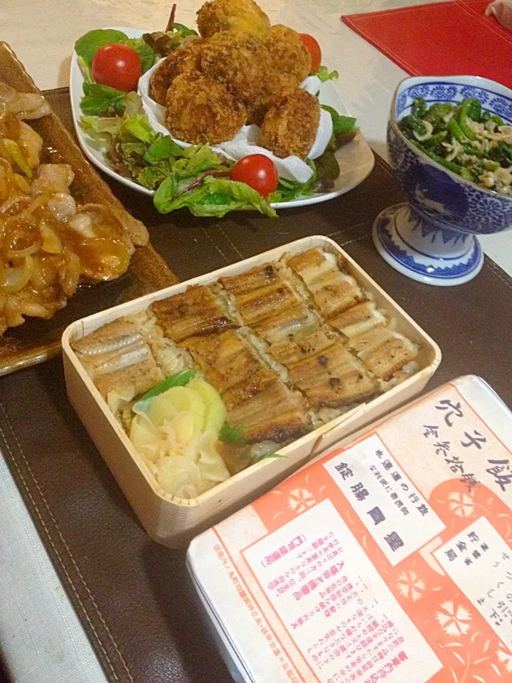 Snapdishの料理写真:生姜焼き コロッケ ほうれん草とエノキの胡麻和え ➕うえのの穴子飯^_^|としえさん