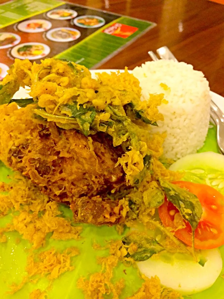 Ayam Goreng Kremes|Meliaさん