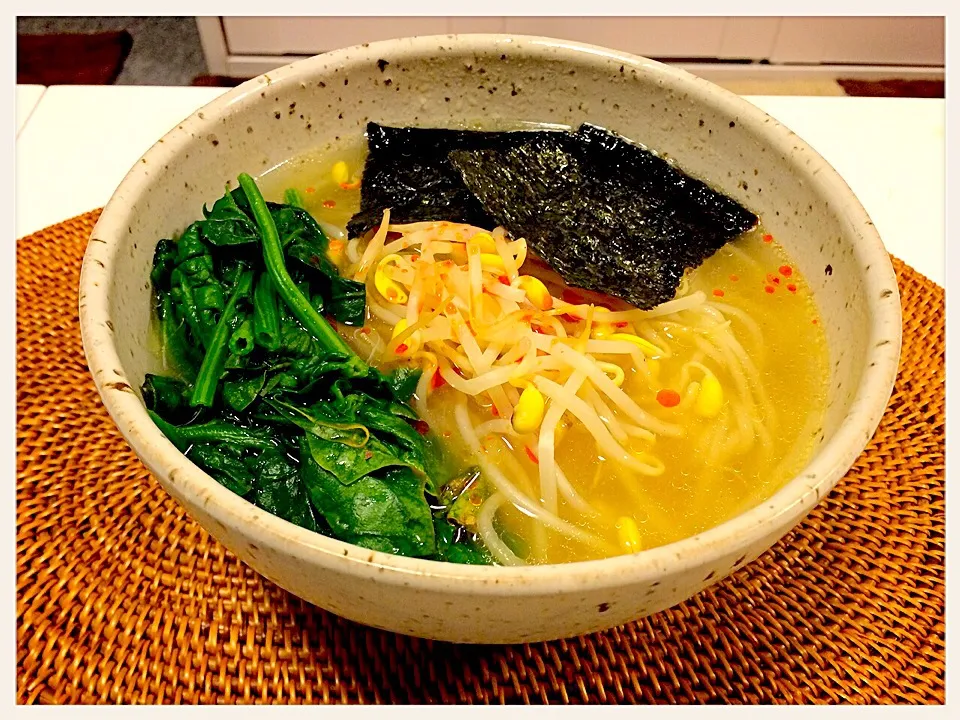 鶏肉を茹でた汁で、塩ラーメン作りました！|mamigoさん